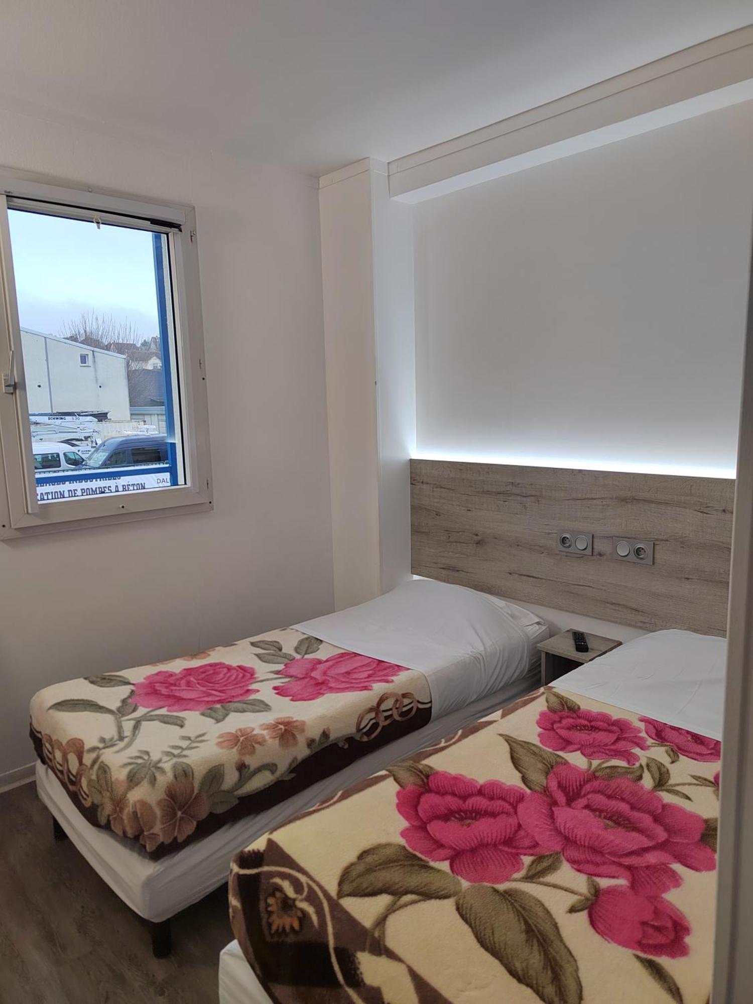 Alpha Hotel Bouafle Eksteriør billede